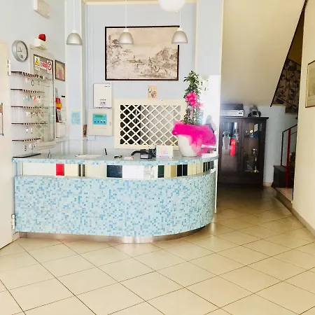 מלון Majestic צ'סנטיקו